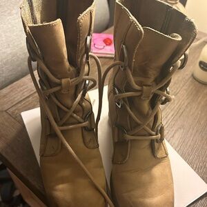 Sorel Joan or Arctic Boot